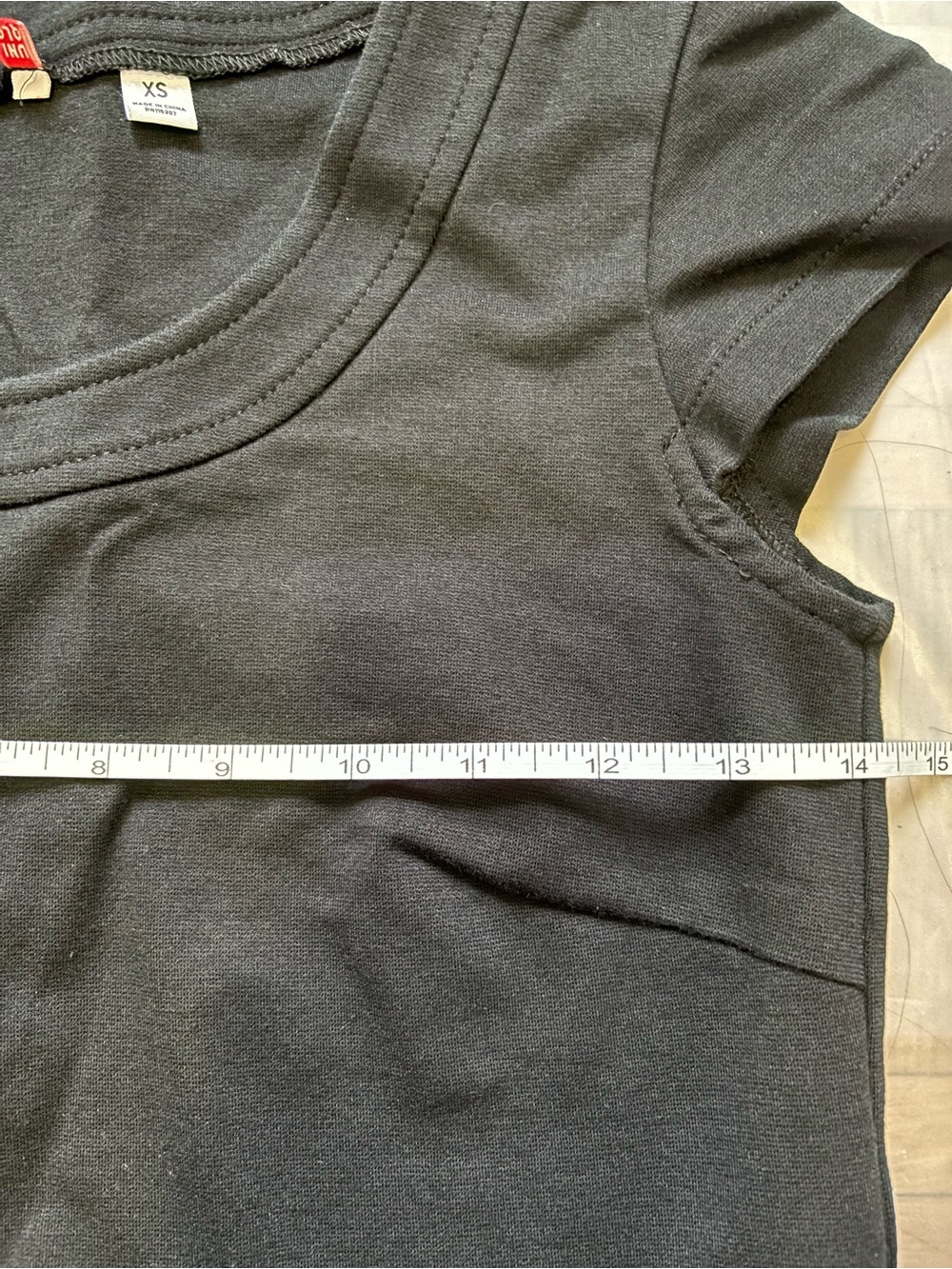 Uniqlo Black Crewneck Tee - Picture 4 of 6